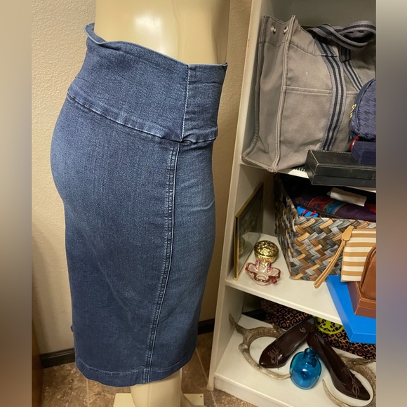 💙Great Condition M Level 99 Skirt - Picture 4 of 6